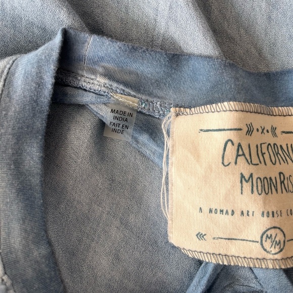 NWT California Moon Rise Blue Drape Back Blouse M - Picture 7 of 15